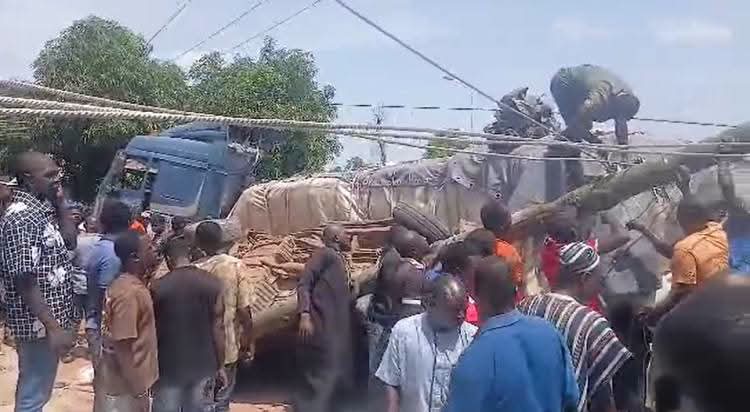 Walewale Horror Crash : Two Dead, 12 in Critical Condition as Cement Trailer Smashes Into Vehicles